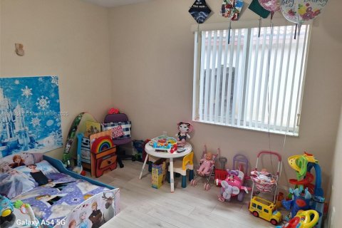 House in Pembroke Pines, Florida 3 bedrooms, 154.5 sq.m. № 1725930 - photo 9