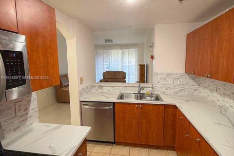 Снять в аренду кондоминиум в Дорал, Флорида 2 спальни, 103.59м2, № 1983870 - фото 6