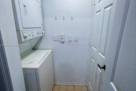 Снять в аренду кондоминиум в Дорал, Флорида 2 спальни, 103.59м2, № 1983870 - фото 16