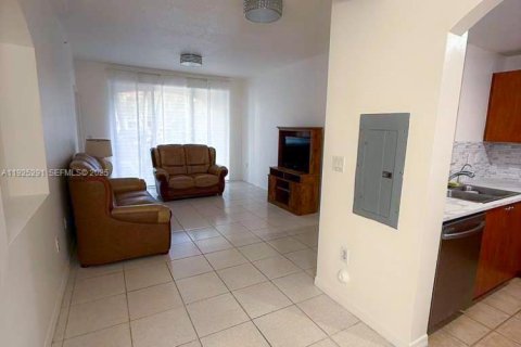 Снять в аренду кондоминиум в Дорал, Флорида 2 спальни, 103.59м2, № 1983870 - фото 14