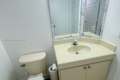Снять в аренду кондоминиум в Дорал, Флорида 2 спальни, 103.59м2, № 1983870 - фото 26