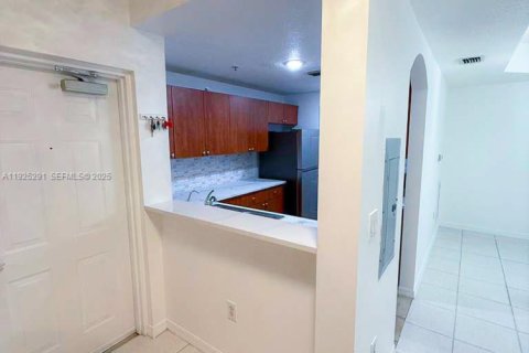 Снять в аренду кондоминиум в Дорал, Флорида 2 спальни, 103.59м2, № 1983870 - фото 19