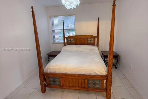 Снять в аренду кондоминиум в Дорал, Флорида 2 спальни, 103.59м2, № 1983870 - фото 21