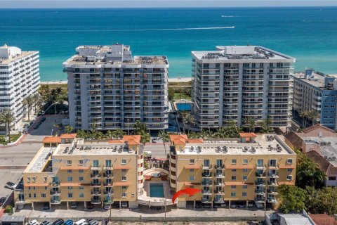 Кондоминиум с 1 спальней в Серфсайд, Флорида № 2015973