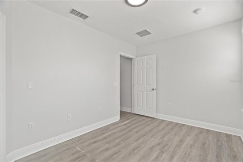 Townhouse in Clearwater, Florida 2 bedrooms, 180.42 sq.m. № 1719012 - photo 17