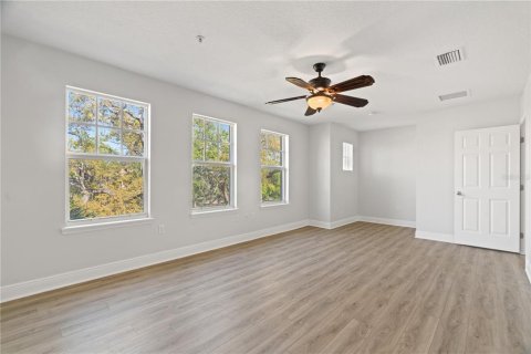 Townhouse in Clearwater, Florida 2 bedrooms, 180.42 sq.m. № 1719012 - photo 12