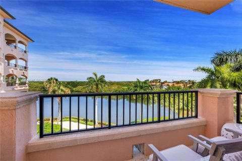 Condo in Coral Gables, Florida, 3 bedrooms  № 1697592 - photo 22