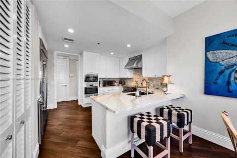 Condo in Coral Gables, Florida, 3 bedrooms  № 1697592 - photo 5