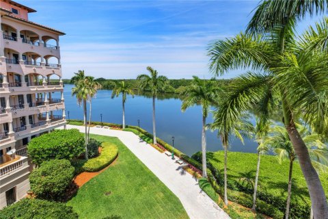 Condo in Coral Gables, Florida, 3 bedrooms  № 1697592 - photo 21