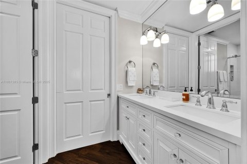 Condo in Coral Gables, Florida, 3 bedrooms  № 1697592 - photo 14