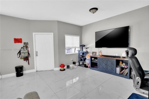 Townhouse in Homestead, Florida 3 bedrooms, 140.19 sq.m. № 2154483 - photo 8