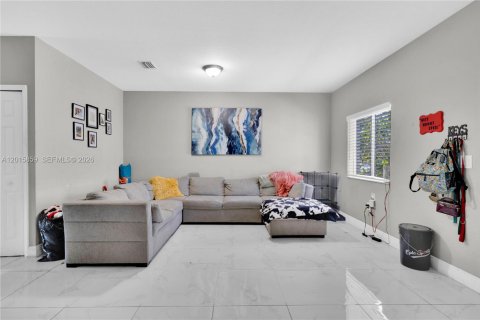 Townhouse in Homestead, Florida 3 bedrooms, 140.19 sq.m. № 2154483 - photo 6