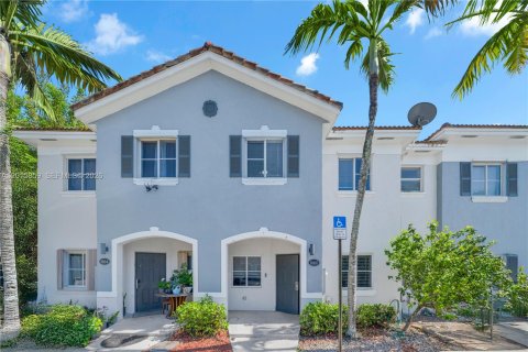 Townhouse in Homestead, Florida 3 bedrooms, 140.19 sq.m. № 2154483 - photo 2