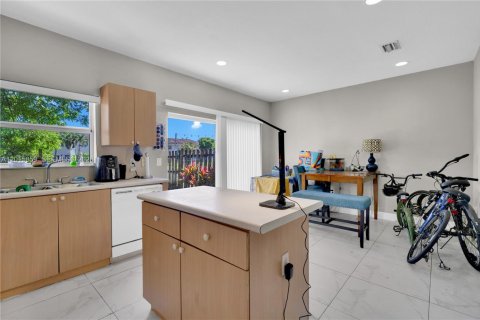 Townhouse in Homestead, Florida 3 bedrooms, 140.19 sq.m. № 2154483 - photo 15