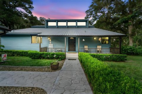 House in DeLand, Florida 3 bedrooms, 231.88 sq.m. № 2131599 - photo 24