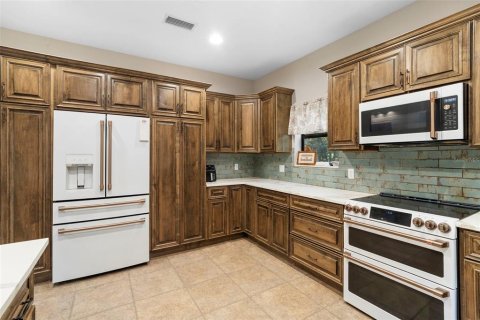 House in DeLand, Florida 3 bedrooms, 231.88 sq.m. № 2131599 - photo 27