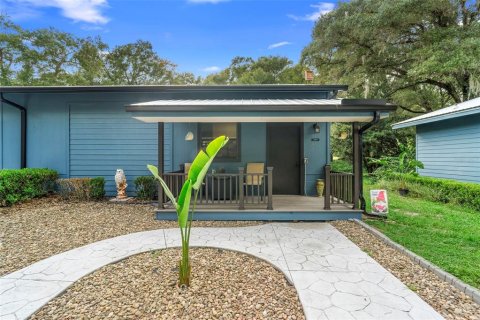 House in DeLand, Florida 3 bedrooms, 231.88 sq.m. № 2131599 - photo 21