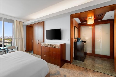 Condo in Bal Harbour, Florida, 1 bedroom  № 1863625 - photo 7