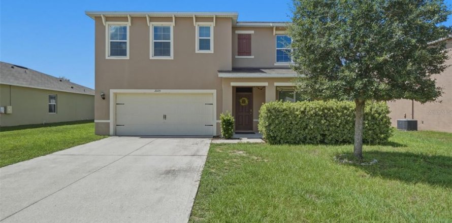 Villa ou maison à Tavares, Floride 5 chambres, 241.64 m2 № 2156091