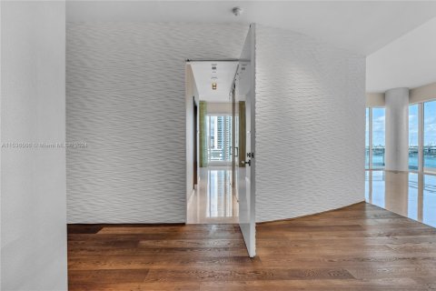Купить кондоминиум в Майами, Флорида 5 спален, 335.19м2, № 1937973 - фото 28