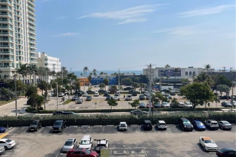 Condo in Fort Lauderdale, Florida, 1 bedroom  № 2059779