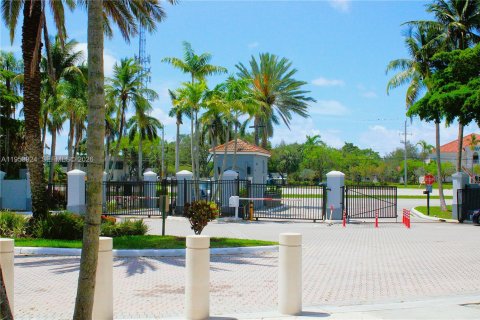 Купить кондоминиум в Пемброк-Пайнс, Флорида 2 спальни, 101.36м2, № 2008263 - фото 26