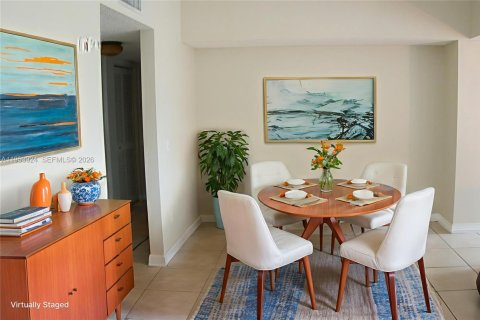 Купить кондоминиум в Пемброк-Пайнс, Флорида 2 спальни, 101.36м2, № 2008263 - фото 3