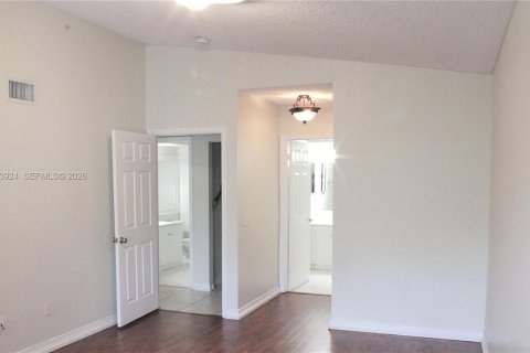 Купить кондоминиум в Пемброк-Пайнс, Флорида 2 спальни, 101.36м2, № 2008263 - фото 8