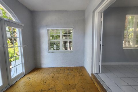 Condo in Miami Beach, Florida, 2 bedrooms  № 1952454 - photo 4