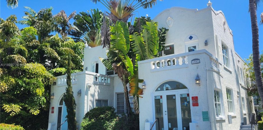 Condo in Miami Beach, Florida, 2 bedrooms  № 1952454