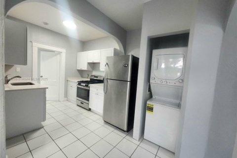 Condo in Miami Beach, Florida, 2 bedrooms  № 1952454 - photo 7