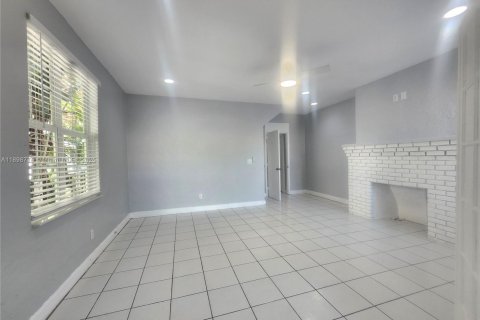 Condo in Miami Beach, Florida, 2 bedrooms  № 1952454 - photo 5