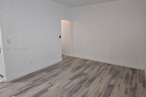 Condominio en alquiler en Miami Beach, Florida, 1 dormitorio, 43.76 m2 № 2002917 - foto 8