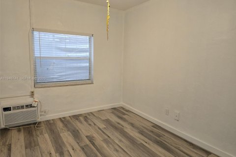 Condominio en alquiler en Miami Beach, Florida, 1 dormitorio, 43.76 m2 № 2002917 - foto 13