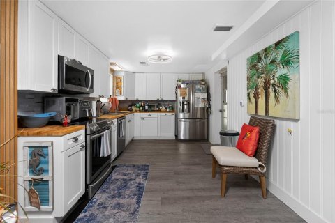 House in Nokomis, Florida 2 bedrooms, 138.8 sq.m. № 2093765 - photo 12