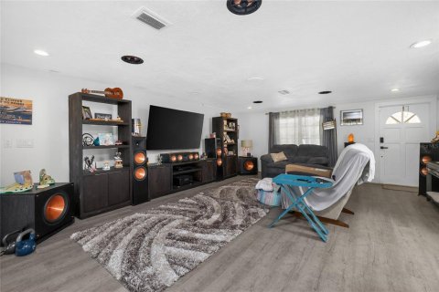 House in Nokomis, Florida 2 bedrooms, 138.8 sq.m. № 2093765 - photo 6