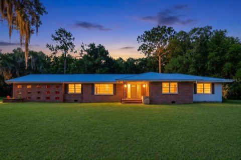Casa en venta en Palatka, Florida, 4 dormitorios, 217.21 m2 № 2319249 - foto 2