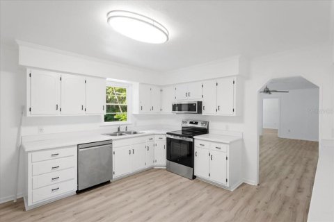 Casa en venta en Palatka, Florida, 4 dormitorios, 217.21 m2 № 2319249 - foto 6