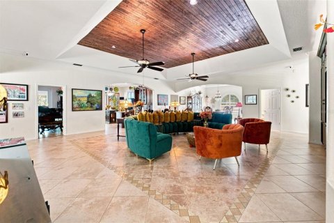 Casa en venta en Brooksville, Florida, 4 dormitorios, 474.17 m2 № 2324994 - foto 14