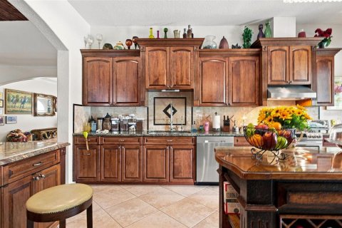 Casa en venta en Brooksville, Florida, 4 dormitorios, 474.17 m2 № 2324994 - foto 18