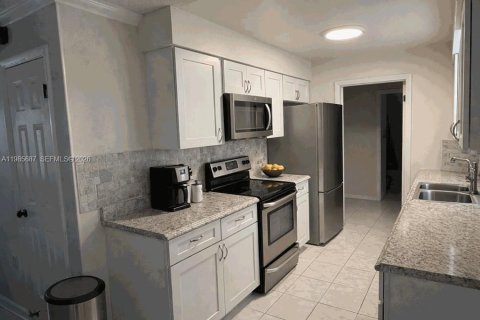 Casa en venta en Orlando, Florida, 3 dormitorios № 2051802 - foto 5