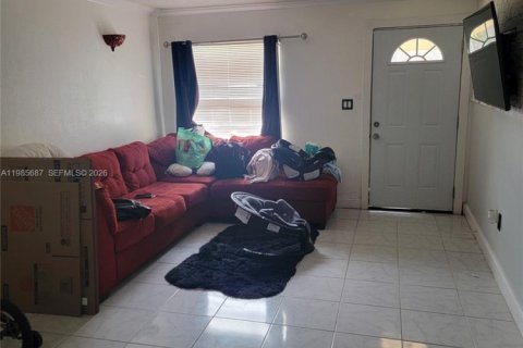 Casa en venta en Orlando, Florida, 3 dormitorios № 2051802 - foto 2