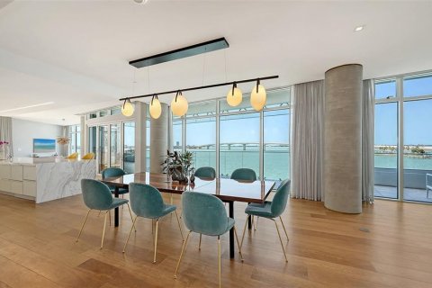 Condo in Sarasota, Florida, 4 bedrooms  № 1514933 - photo 9