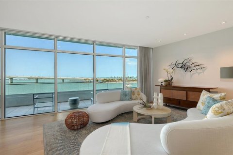 Condo in Sarasota, Florida, 4 bedrooms  № 1514933 - photo 6