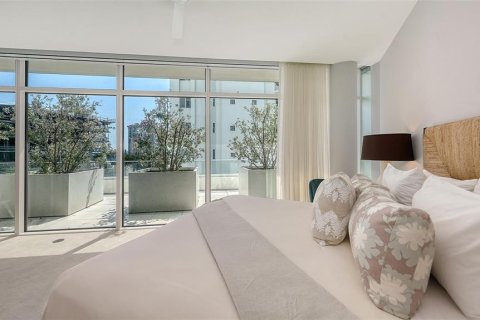 Condo in Sarasota, Florida, 4 bedrooms  № 1514933 - photo 18