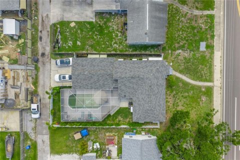 House in Saint Petersburg, Florida 3 bedrooms, 135.82 sq.m. № 1795908 - photo 5