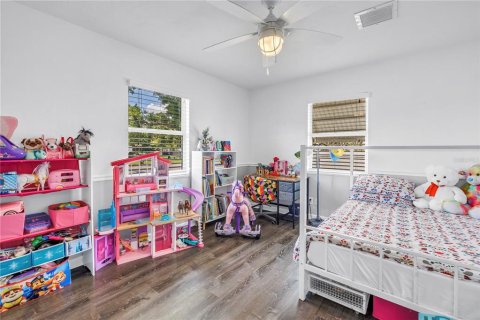 House in Saint Petersburg, Florida 3 bedrooms, 135.82 sq.m. № 1795908 - photo 18