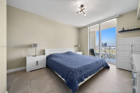 Снять в аренду кондоминиум в Халландейл-Бич, Флорида 2 спальни, 100.43м2, № 1998333 - фото 11