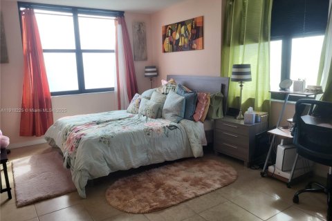 Снять в аренду кондоминиум в Холливуд, Флорида 2 спальни, 130.06м2, № 1973578 - фото 16