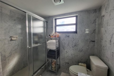 Снять в аренду кондоминиум в Холливуд, Флорида 2 спальни, 130.06м2, № 1973578 - фото 20